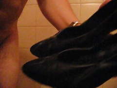 Shoejob with black classic used pumps