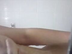 Korean Girl Shows Her True Body B2 Shower