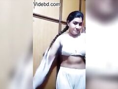 Pakistani Amateur Striptease MMS Selfie
